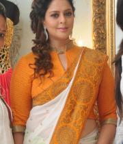 actress-nagma-latest-saree-photos-2