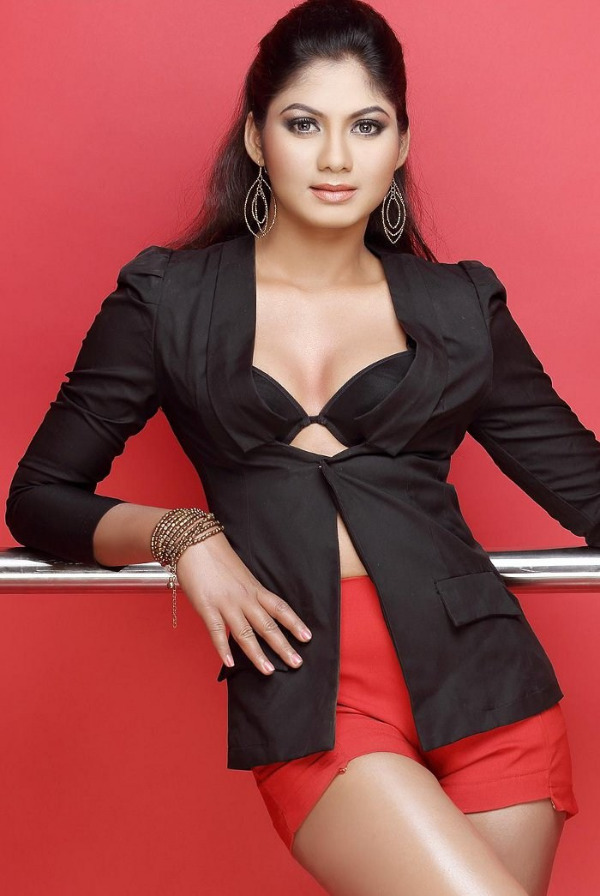 shruthi reddy latest hot in red 4 Actress Shruthi Reddy Hot Photoshoot Stills in Red Shorts
