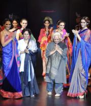designers-monapali-at-the-finale-of-day-1-bpbfw-9