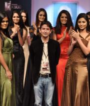 shallabh-mittal-with-models