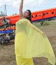 komal-jha-latest-saree-photos-23