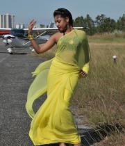 komal-jha-latest-saree-photos-24