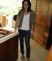 sheeba-khan-birthday-bash-photostills-gallery-08_s_772