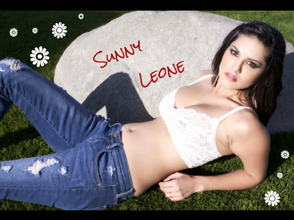sunny leone hot wallpapers 20 Sunny Leone Latest Hot Wallpapers