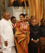 100-years-of-indian-cinema-celebrations-closing-ceremony-photos-59