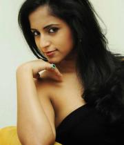 aasheeka-hot-cleavage-show-pictures-in-blue-skirt-15