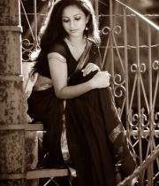 aasheeka-hot-photo-shoot-stills-in-saree-13
