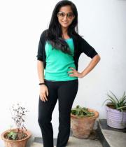 aasheeka-hot-pictures-in-black-jeans-11
