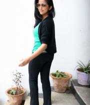 aasheeka-hot-pictures-in-black-jeans-15