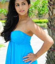 aasheeka-hot-pictures-in-blue-skirt-07