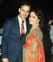 nuvvu-nenu-heroine-anita-wedding-photos-_12_