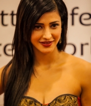 celebs-hot-photos-at-siima-awards-2013-event-28