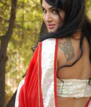 actress-hot-photos-in-red-saree-10