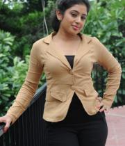 actress-jeevitha-latest-stills-13