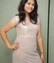 actress-pooja-latest-photo-stills-13