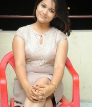 actress-pooja-latest-photo-stills-29