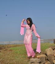 actress-actress-poorna-latest-hot-photos-04