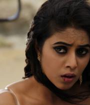 actress-actress-poorna-latest-hot-photos-06