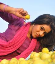 actress-actress-poorna-latest-hot-photos-10