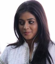 actress-actress-poorna-latest-hot-photos-20
