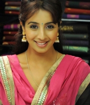 sanjana-latest-cute-photo-stills-04