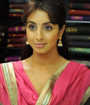 sanjana-latest-cute-photo-stills-10