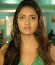 actress-sarayu-latest-stills-12