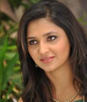 actress-sarayu-latest-stills-14