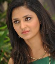 actress-sarayu-latest-stills-15