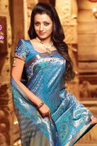 actress-trisha-krishnan-cute-photos-in-saree-05