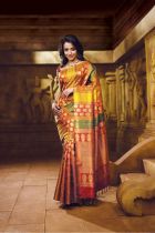 actress-trisha-krishnan-cute-photos-in-saree-08