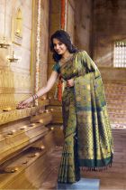 actress-trisha-krishnan-cute-photos-in-saree-11