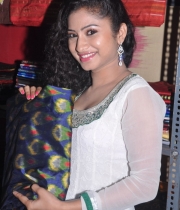 actress-vishnu-priya-launches-pochampally-ikat-mela-17