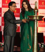 aishwaraya-rai-kalyan-jewellers-store-launch-photos-03