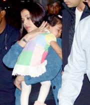 aiswarya-rai-daughter-aaradhya-stills-01