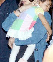 aiswarya-rai-daughter-aaradhya-stills-02