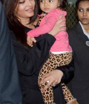 aiswarya-rai-daughter-aaradhya-stills-07