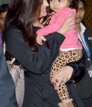 aiswarya-rai-daughter-aaradhya-stills-09