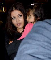 aiswarya-rai-daughter-aaradhya-stills-12