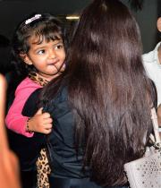 aiswarya-rai-daughter-aaradhya-stills-16