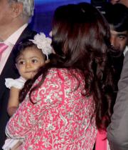 aiswarya-rai-daughter-aaradhya-stills-17