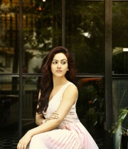 aksha-pardasany-latest-hot-stills-1