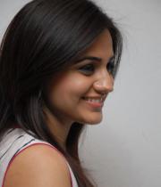 aksha-pardasany-latest-stills-16