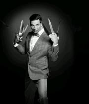 akshay-kumar-photoshoot-for-the-man-world-magazine-mar-2013-02