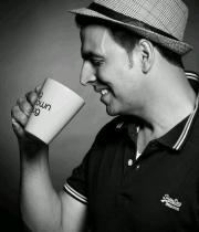 akshay-kumar-photoshoot-for-the-man-world-magazine-mar-2013-04