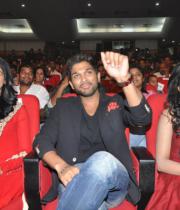 allu-arjun-iddarammayilatho-audio-launch-stills-18