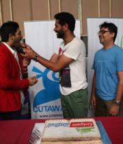 allu-arjun-prabhu-deva-colgate-ad-11