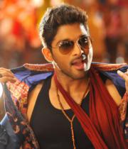 allu-arjuns-iddarammayilatho-latest-still-03