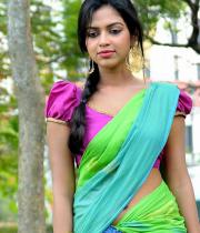 amala-paual-navel-showing-photos-3