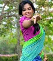 amala-paual-navel-showing-photos-8